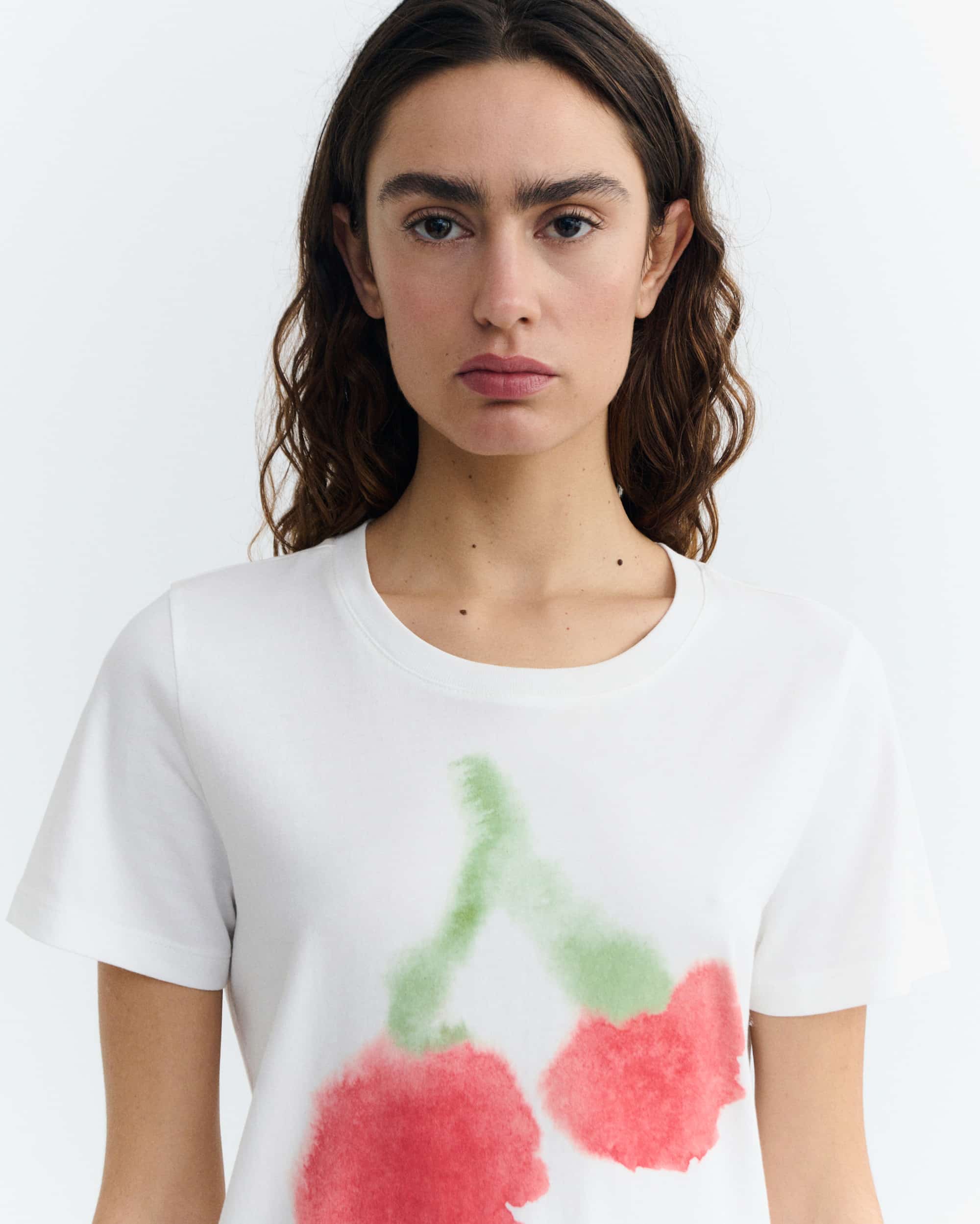 Blurry Cherry Ida Tee - White