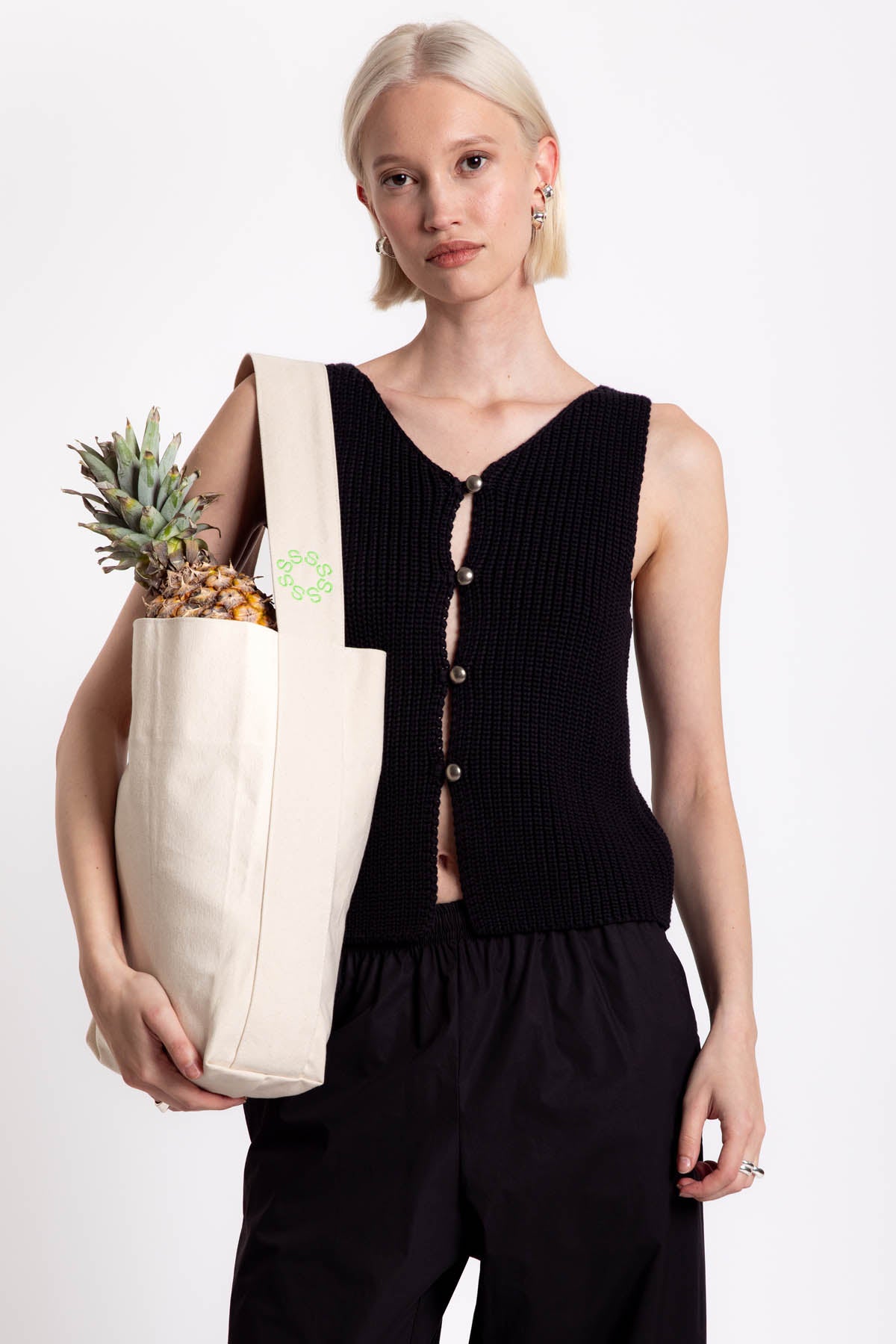 THE (re)GENERATION Midi Bucket Tote - Natural & Green
