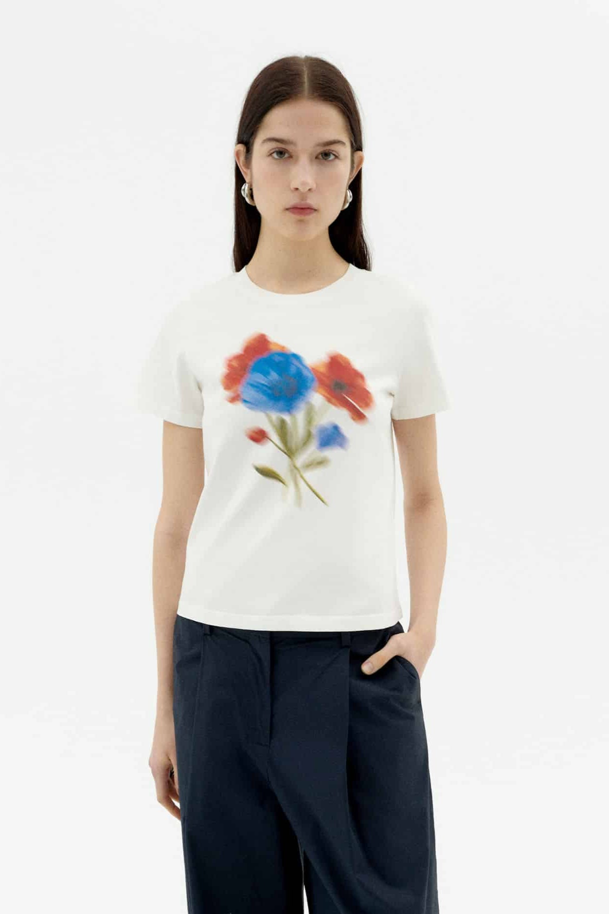 Blurry Flower Ida Tee - White