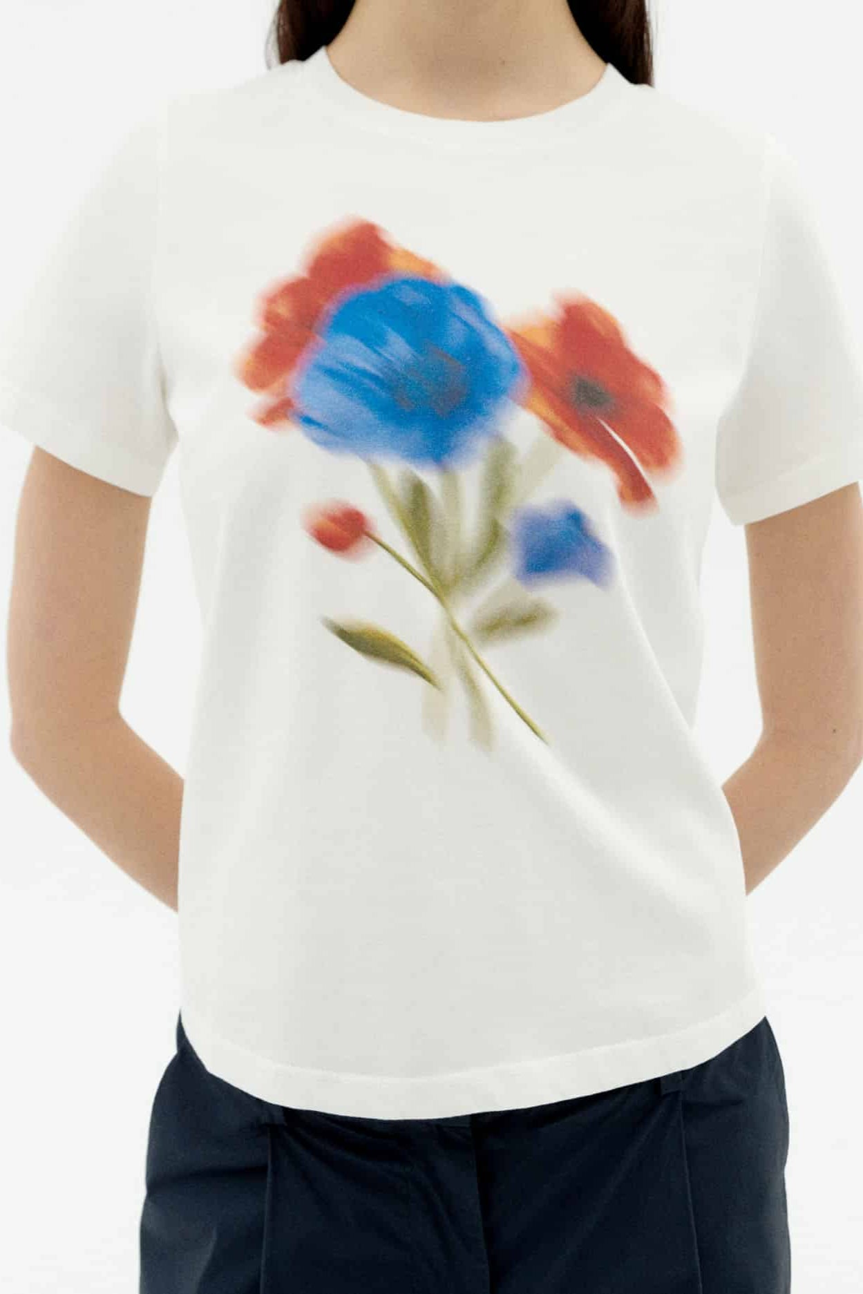 Blurry Flower Ida Tee - White